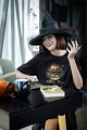 Damska koszulka halloween czarna z nadrukiem magicznego kociołka